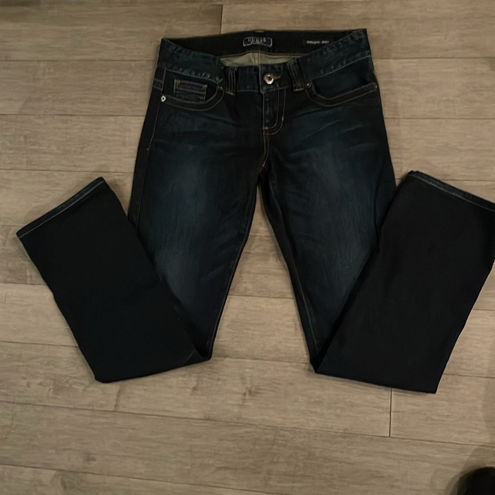 Guess Daredevil Boot Cut Low-Rise Dark Blue Jeans. Size 28.